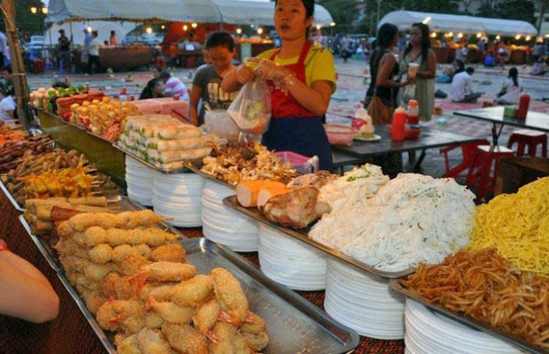 Phnom Penh Street Food & Tuk-Tuk Adventure